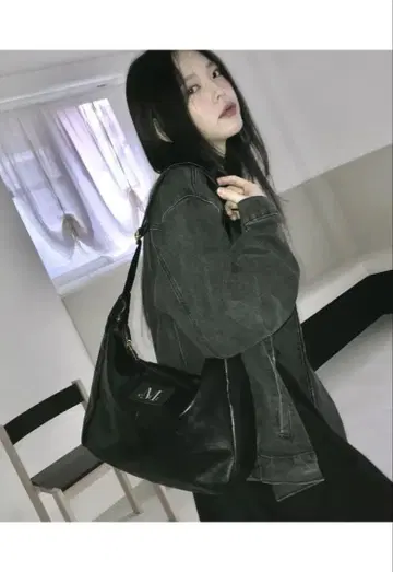 mucent 가죽 숄더백 블랙