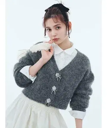 LILY BROWN 크롭 프릴 셔츠