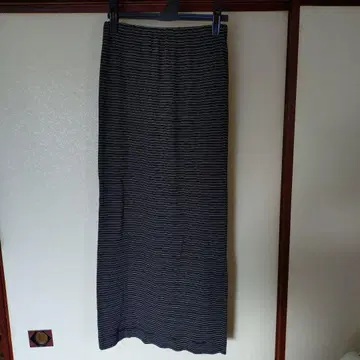 요건 레일 스트라이프 타이트 롱 스커트