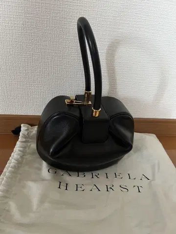 GABRIELA HEARST 블랙 가죽 핸드백 가브리엘라 허스트 니나
