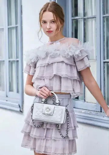 새상품 Riu Rose phone bag 화이트