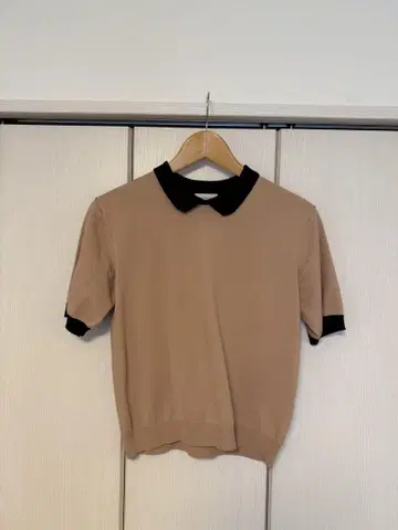 매킨토시 철학 베이지 블랙 폴로 컬러 반팔 니트