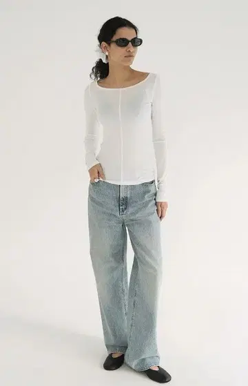 CLANE DEEP NECK LADY TOPS 사이즈 2