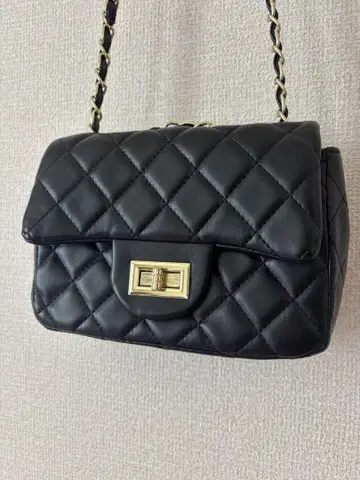 퀼팅 블랙 숄더백