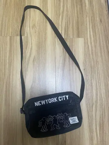 뉴욕 시티 숄더백 블랙