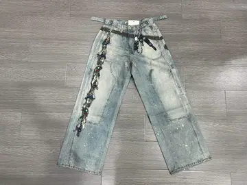 GRAILZ 하트 프린트 데미지 가공 데님 팬츠