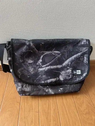 뉴에라 메신저 백