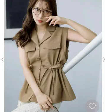 택 포함 새상품 noela 허리 개더 베스트 블라우스 사이즈 S