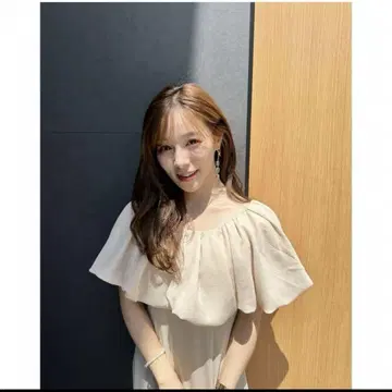 코코딜 오프숄더 원피스