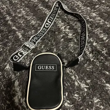 GUESS 숄더백 블랙