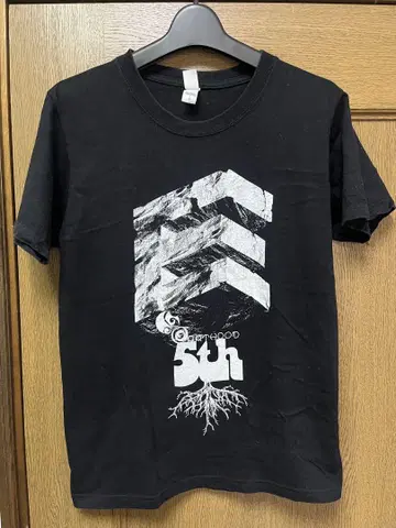 EARTHDOM 블랙 티셔츠 Tokyo Japan