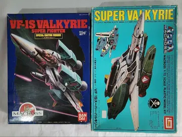 1/72 '마크로스 / 발키리 슈퍼 파이터 & 슈퍼 발키리' 세트