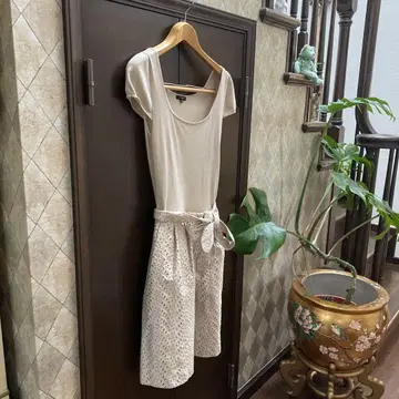 토카 반팔 원피스