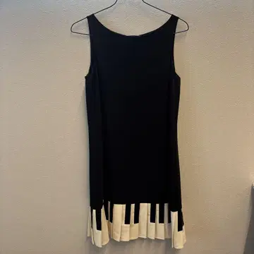 Moschino 피아노 건반 슬리브리스 원피스 여성용