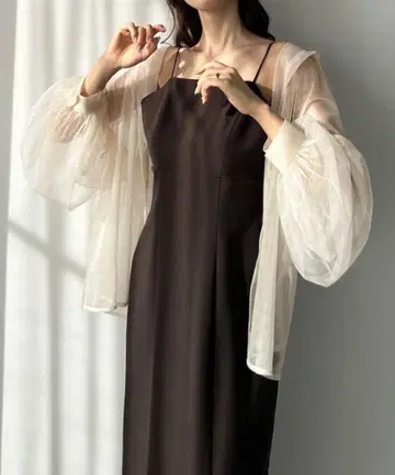Louere 튤 볼륨 슬리브 시어 셔츠 아이보리 L 사이즈