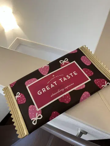 kate spade 스트로베리 초콜릿 클러치백