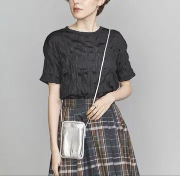 B&Y UNITED ARROWS 와셔 플리츠 쉬폰 티셔츠 블랙