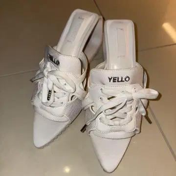 YELLO 화이트 레이스업 뮬