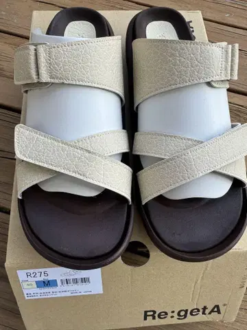 리게타 구미 샌들
