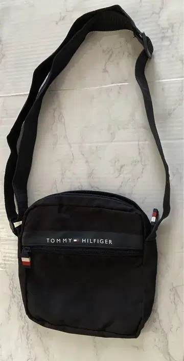 TOMMY HILFIGER 타미힐피거 숄더백 사코슈