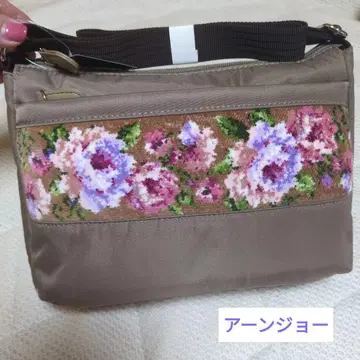 꽃무늬 자수 나일론 숄더백
