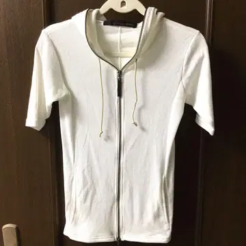 SCHLUSSEL 반팔 후드티 사이즈 2