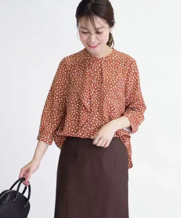 쉽스 프릴 블라우스 반팔