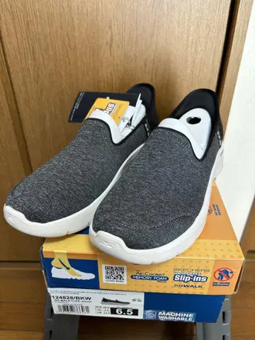 새상품 스케쳐스 GOwalk Slip-Ins(23.5cm)