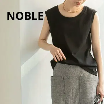 새상품급 NOBLE 수빈 코튼 스무스 U넥 티셔츠 블랙 일본제