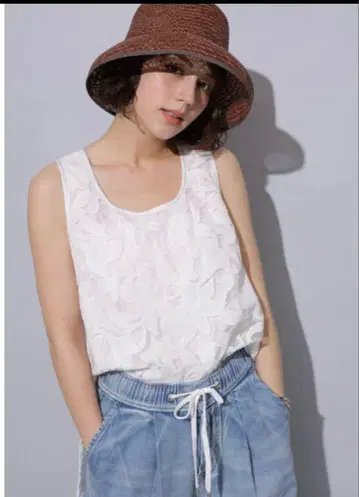 새상품급 Arpege story 시어 레이스 탱크 S 사이즈 화이트