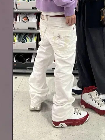 TRUE RELIGION 플레어 데님
