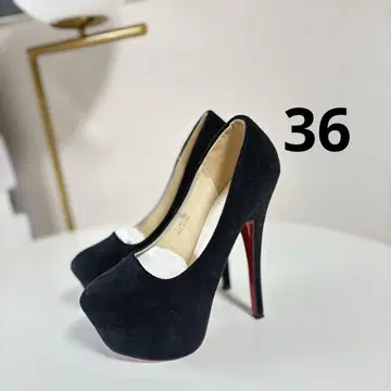 15cm 힐 블랙 스웨이드 플레인토 하이힐 모델