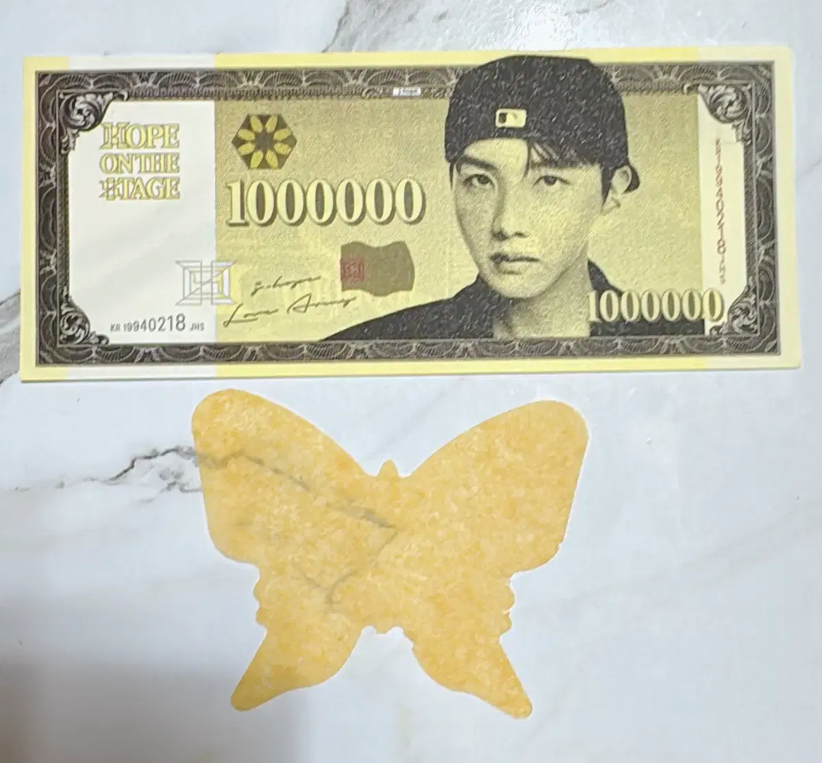 제이홉 콘서트 싱가폴 홉머니와 나비 컨페티