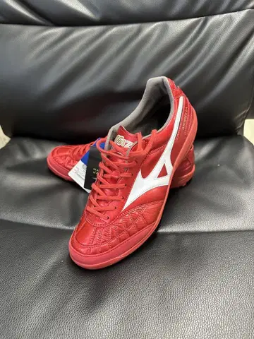 MORELIA SALA JAPAN TF 25.5 미사용품