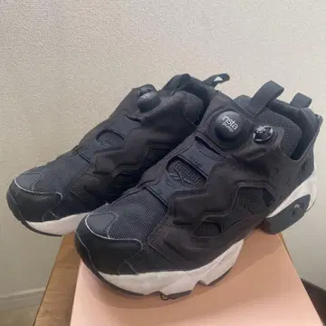 리복 Instapump Fury 블랙