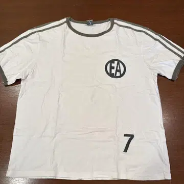 EA7 화이트 티셔츠 7