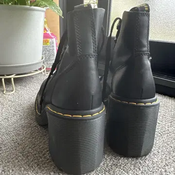 블랙 레이스업 워크 부츠