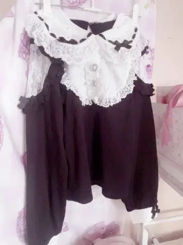 노에미 아가씨 리본 펄 프릴 요크 티셔츠