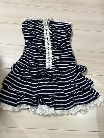 CECIL McBEE 스커트풍 큐롯 원피스 네이비 보더 프릴