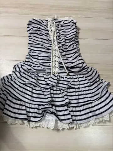 CECIL McBEE 스커트 스타일 큐롯 원피스 네이비 보더 프릴