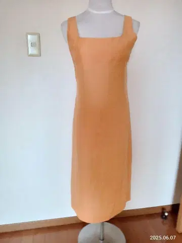 MaxMra 오렌지 슬리브리스 무릎 기장 원피스