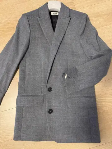 새상품급 ZADIG & VOLTAIRE 그레이 테일러드 자켓 XS 세련된