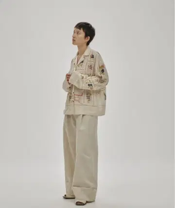 오늘의 풀 자수 패치워크 셔츠