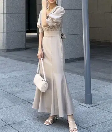 rienda 백 리본 머메이드 원피스 M 사이즈 베이지