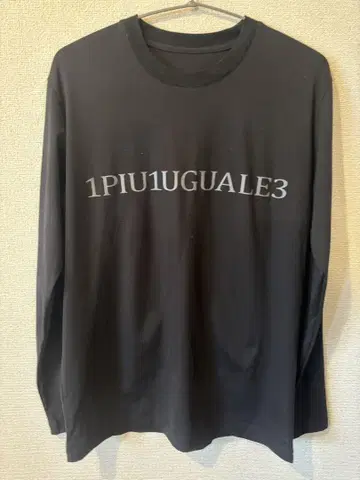 1PIU1UGUALE3 블랙 긴팔 티셔츠