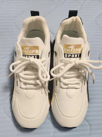 BHZPE SPORT 스니커즈 화이트/블랙/골드