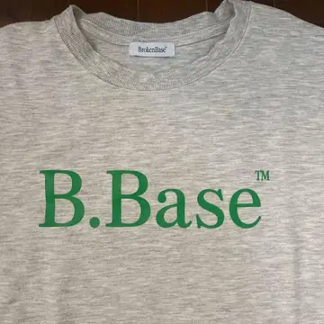 B.Base 로고 티셔츠 그레이