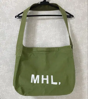 MHL. 마가렛 호웰 숄더백