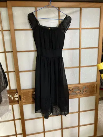 레이스 오프숄더 원피스 블랙
