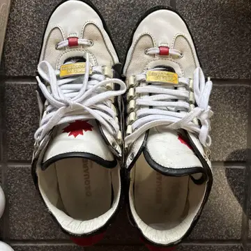 디스퀘어드 스니커즈